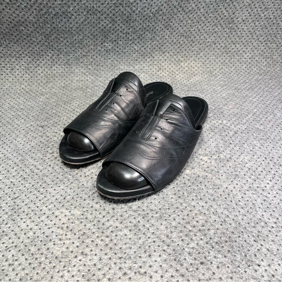 Charles David Black Leather Slip On Shoes Size 6.5 Women’s - Picture 2 of 8